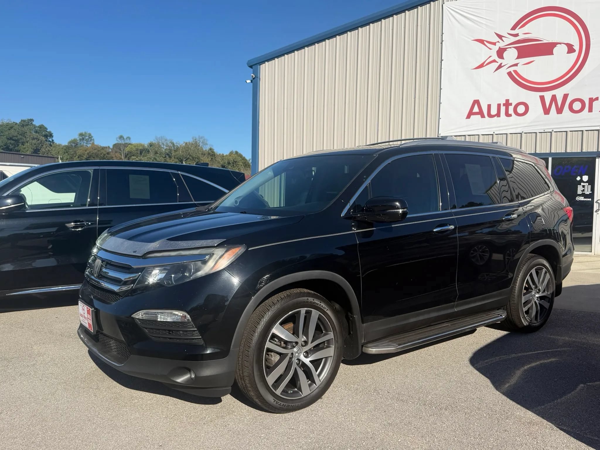 Used 2017 Honda Pilot Touring image 3
