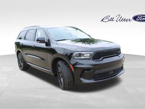 Used 2024 Dodge Durango GT RWD image 3