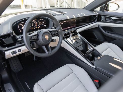 Certified 2026 Porsche Panamera RWD image 4