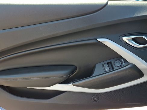 Used 2018 Chevrolet Camaro SS image 14