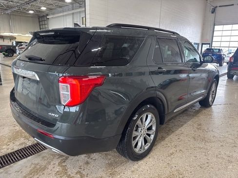 Used 2023 Ford Explorer XLT w/ Equipment Group 202A image 3