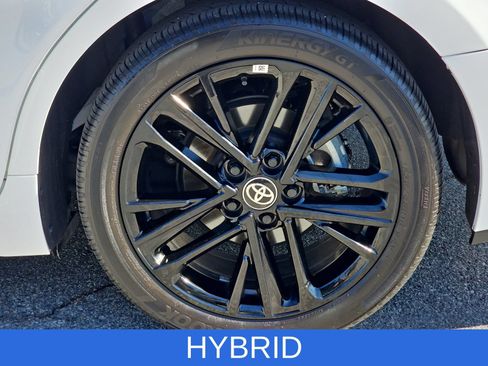 Used 2025 Toyota Camry SE FWD image 31