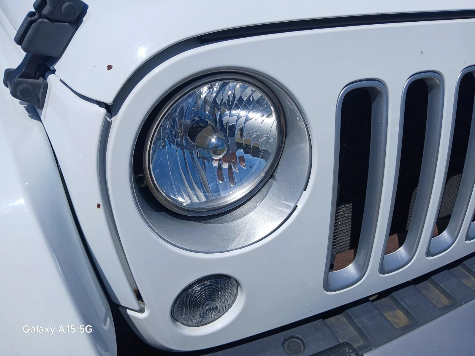 Used 2016 Jeep Wrangler Unlimited Sahara w/ Connectivity Group AWD/4WD image 19