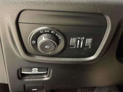 Certified 2022 Jeep Grand Cherokee Summit image 26