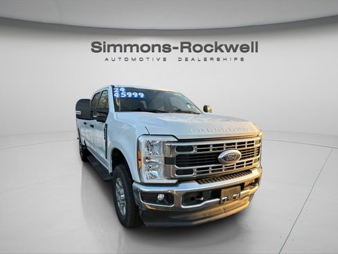 Used 2024 Ford F250 XLT AWD/4WD image 2