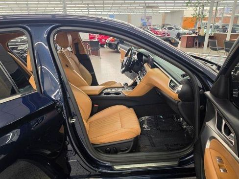 Used 2022 Genesis G70 3.3T AWD/4WD image 14