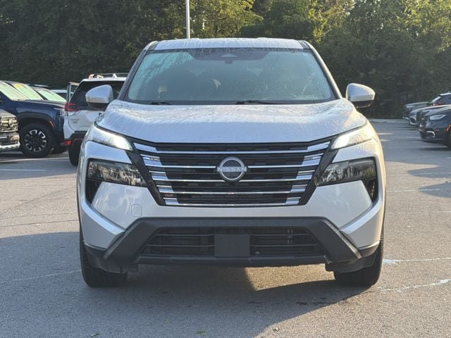 Used 2025 Nissan Rogue SV AWD/4WD image 8