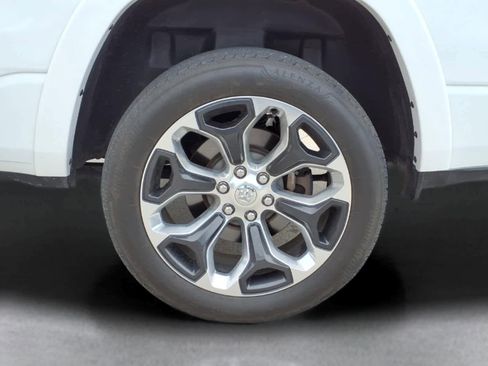 Used 2019 RAM 1500 Limited AWD/4WD image 3