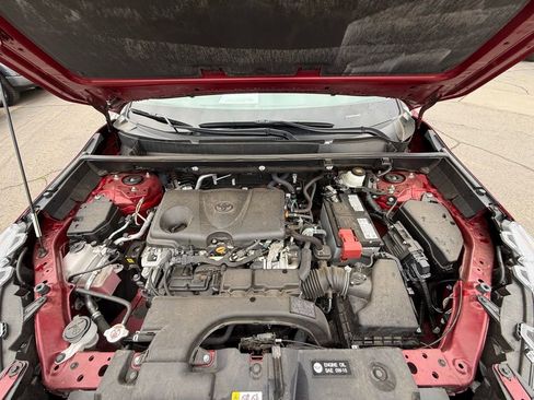 Used 2021 Toyota RAV4 XLE image 31