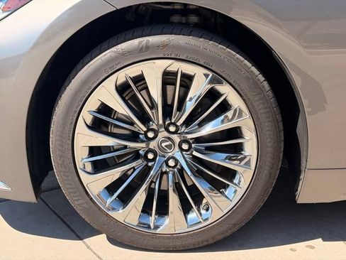 Used 2023 Lexus LS 500 w/ Interior Upgrade Package RWD image 7