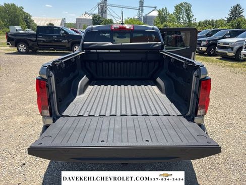 Used 2025 Chevrolet Colorado W/T AWD/4WD image 37