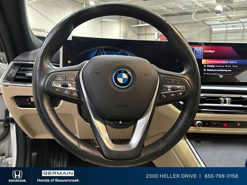 Used 2023 BMW i4 eDrive40 RWD image 16
