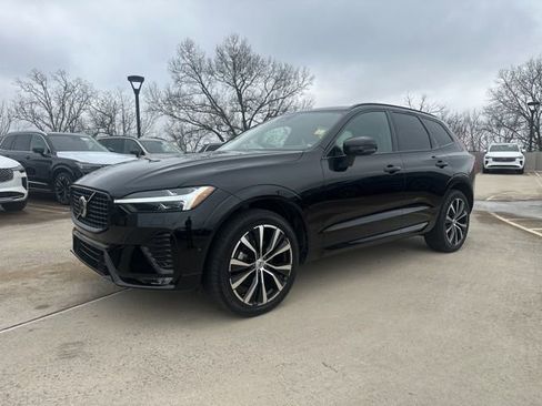 Certified 2023 Volvo XC60 B5 Plus w/ Climate Package AWD/4WD image 4