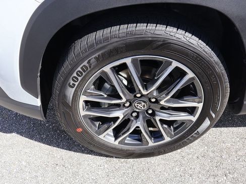 Used 2026 Toyota Corolla Cross XLE w/ Convenience Package image 4