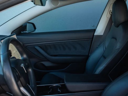 Used 2018 Tesla Model 3 Long Range image 12