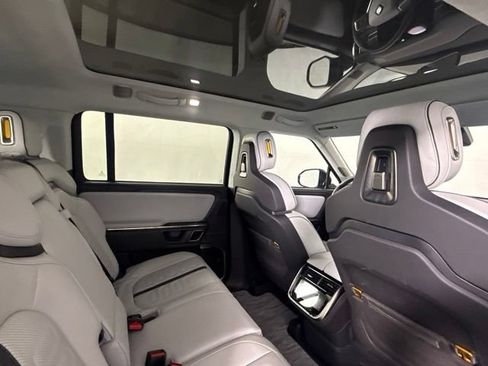 Used 2023 Rivian R1S Adventure AWD/4WD image 30