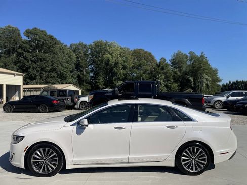 Used 2017 Lincoln MKZ Select w/ Select Plus Package AWD/4WD image 4