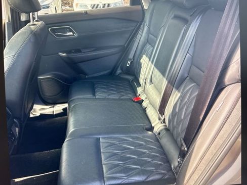 Used 2022 Nissan Rogue Platinum w/ Head-Up Display Package image 10