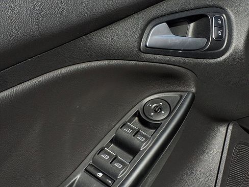 Used 2017 Ford Focus RS image 16