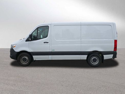 Used 2025 Mercedes-Benz Sprinter 2500 image 6