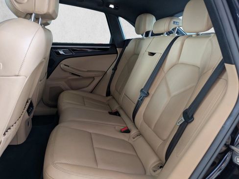 Used 2020 Porsche Macan AWD/4WD image 20