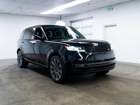 Used 2025 Land Rover Range Rover Long Wheelbase SE AWD/4WD image 26