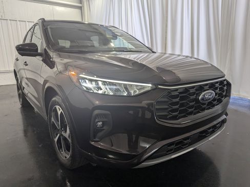 Used 2023 Ford Escape ST-Line Select w/ Tech Pack #2 image 5