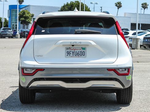 Used 2023 Kia Niro Wave FWD image 8