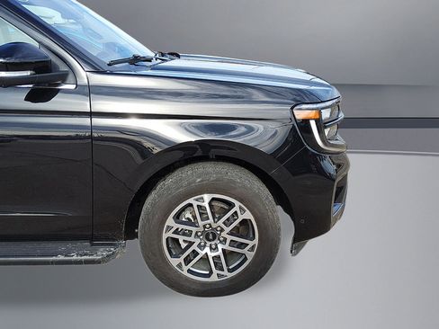 Used 2025 Ford Expedition Active AWD/4WD image 22
