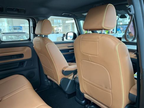 New 2025 Volkswagen ID. Buzz Pro S image 42