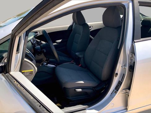 Used 2018 Kia Forte LX FWD image 8