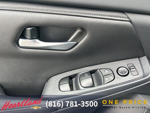 Used 2024 Nissan Sentra SV image 16