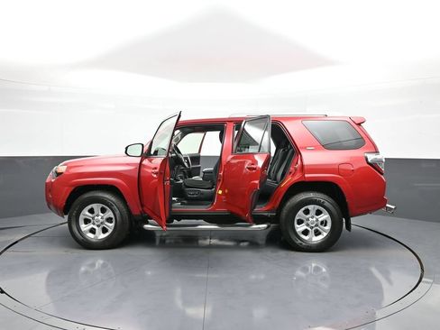 Used 2016 Toyota 4Runner SR5 AWD/4WD image 41