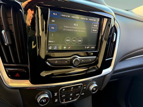 Used 2020 Chevrolet Traverse LS image 11