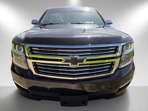 Used 2018 Chevrolet Suburban Premier RWD image 2