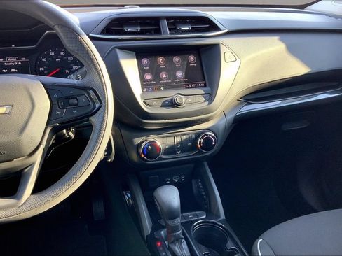 Used 2022 Chevrolet TrailBlazer LS FWD image 6