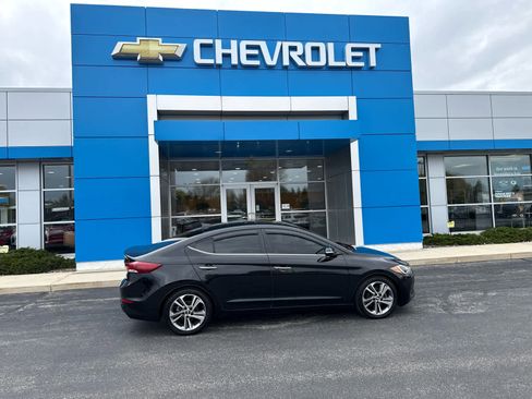 Used 2017 Hyundai Elantra Limited w/ Limited Ultimate Package 05 FWD image 9
