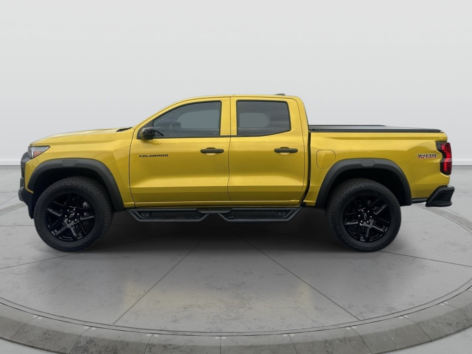 Used 2023 Chevrolet Colorado Trail Boss w/ Technology Package AWD/4WD image 4