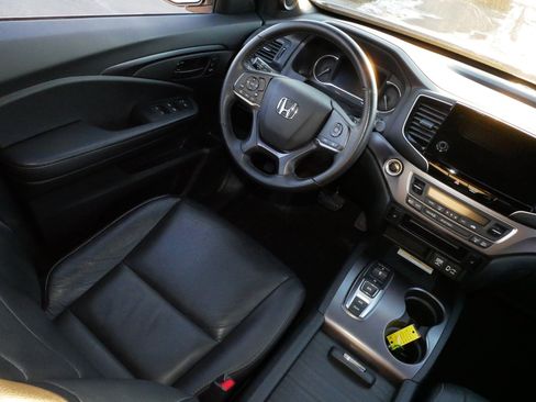 Used 2023 Honda Passport EX-L image 10