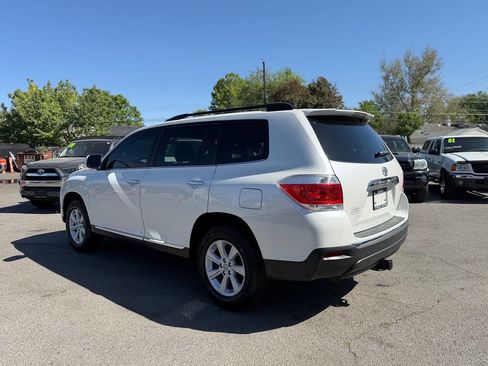 Used 2012 Toyota Highlander FWD image 16