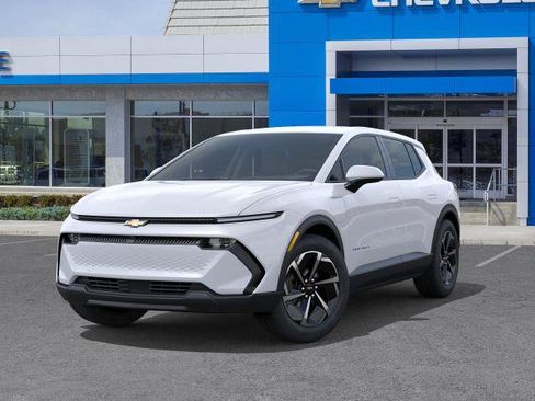 New 2026 Chevrolet Equinox EV LT FWD image 30