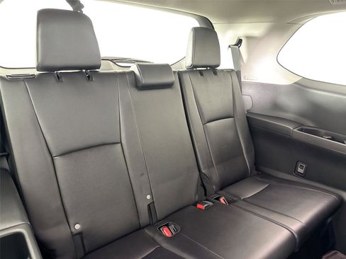 Certified 2024 Toyota Grand Highlander XLE image 42