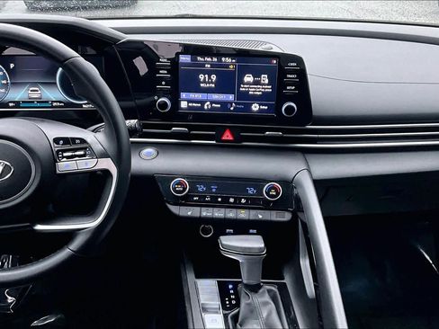 Used 2022 Hyundai Elantra SEL w/ Convenience Package image 7