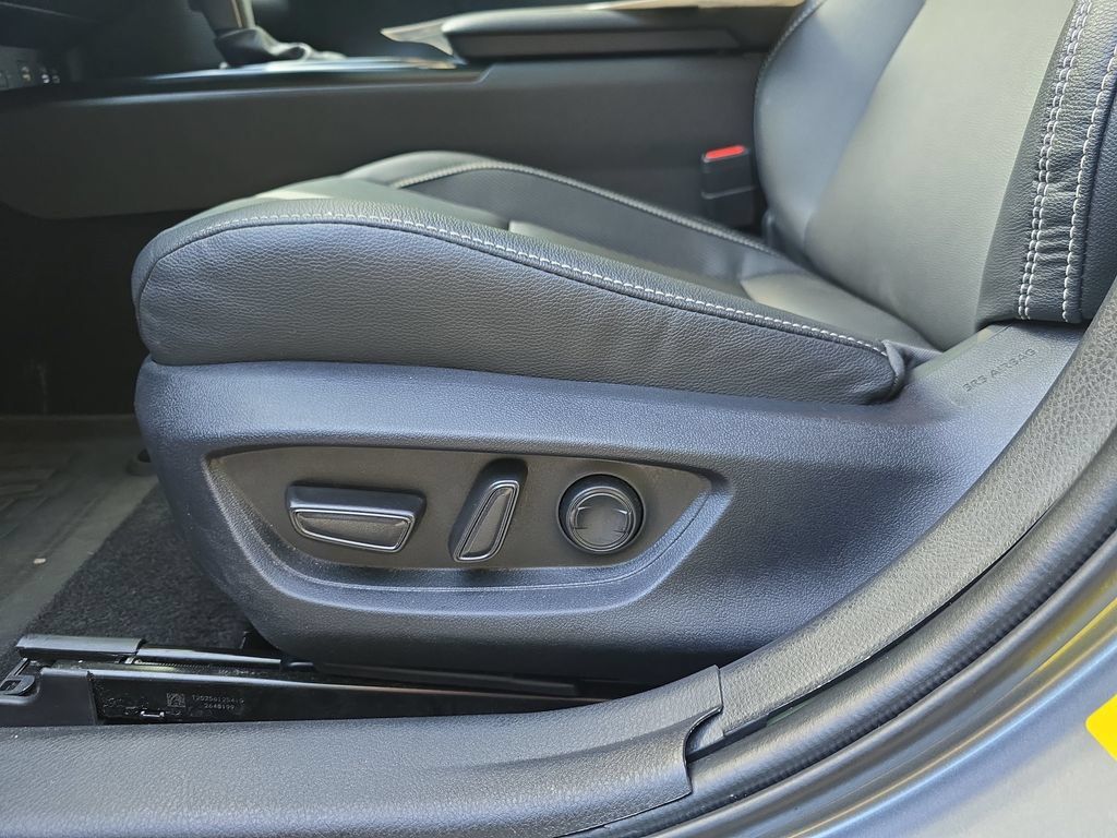 Used 2026 Toyota Camry SE FWD image 27