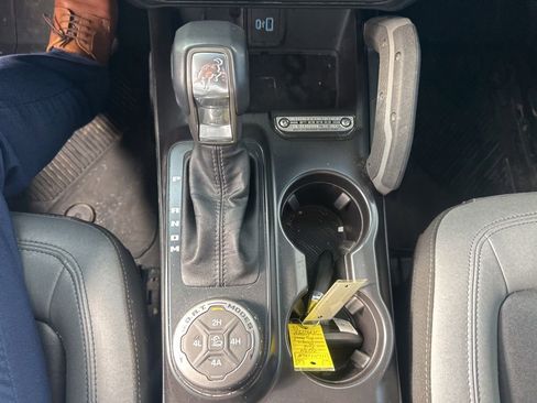 Used 2024 Ford Bronco Big Bend w/ Sasquatch Package AWD/4WD image 12