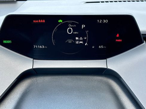 Used 2023 Toyota Prius LE FWD image 29