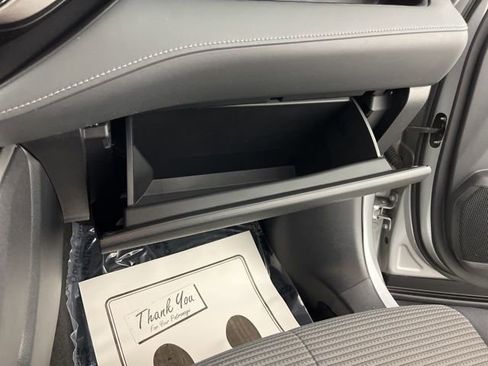 Used 2023 Toyota Highlander L image 40