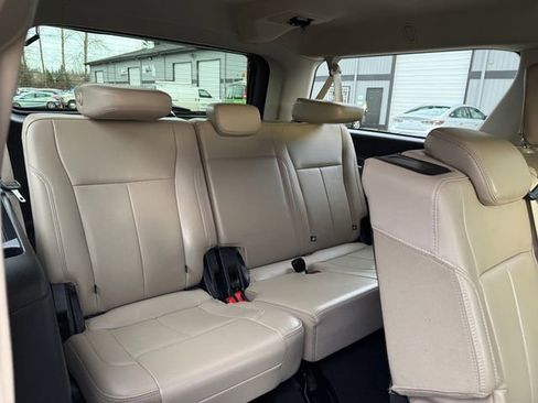 Used 2024 Ford Expedition Max XLT image 18