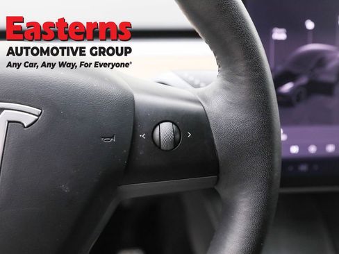 Used 2022 Tesla Model Y Performance image 16