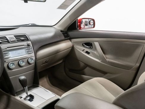 Used 2009 Toyota Camry LE FWD image 10